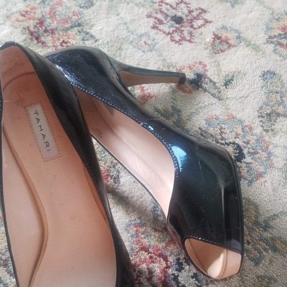Tahari pump